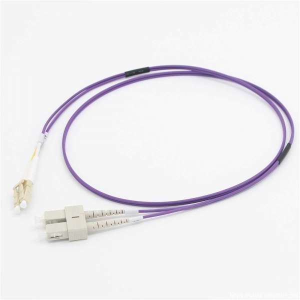 C2G 2M LC/SC OM4 LSZH FIBRE PATCH - VIOLET InfiniBand/fibre optic cable OM3